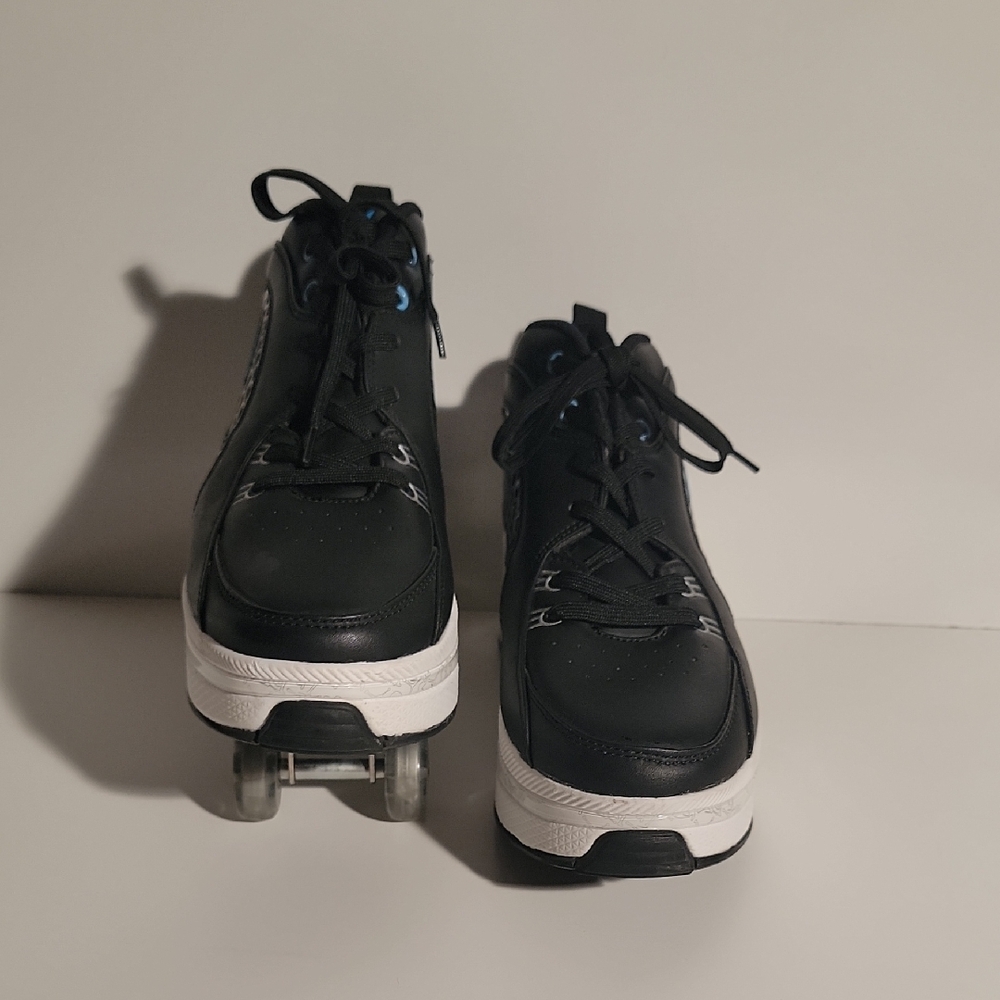 Sneaker Roller Skates 8.5 - Picture 2 of 8